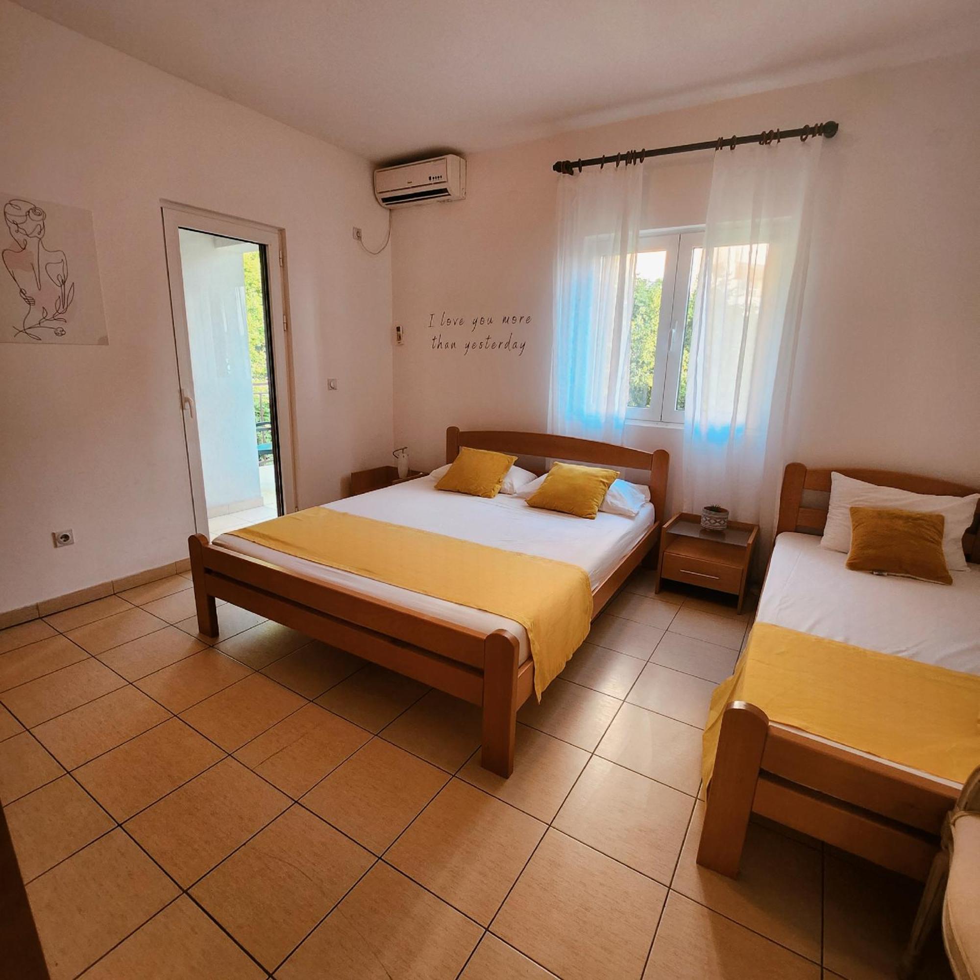 Bela Kuca Studio Apartments-Na Korak Do Mora-A Step To The Sea Rafajlovići Eksteriør bilde