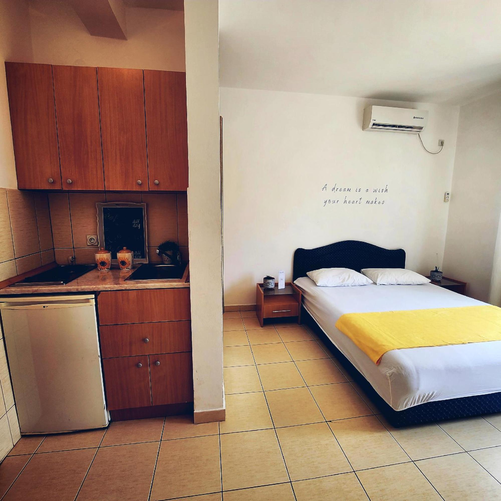 Bela Kuca Studio Apartments-Na Korak Do Mora-A Step To The Sea Rafajlovići Eksteriør bilde