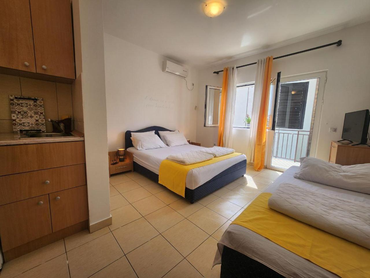 Bela Kuca Studio Apartments-Na Korak Do Mora-A Step To The Sea Rafajlovići Eksteriør bilde